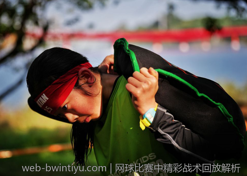 网球比赛中精彩战术回放解析
